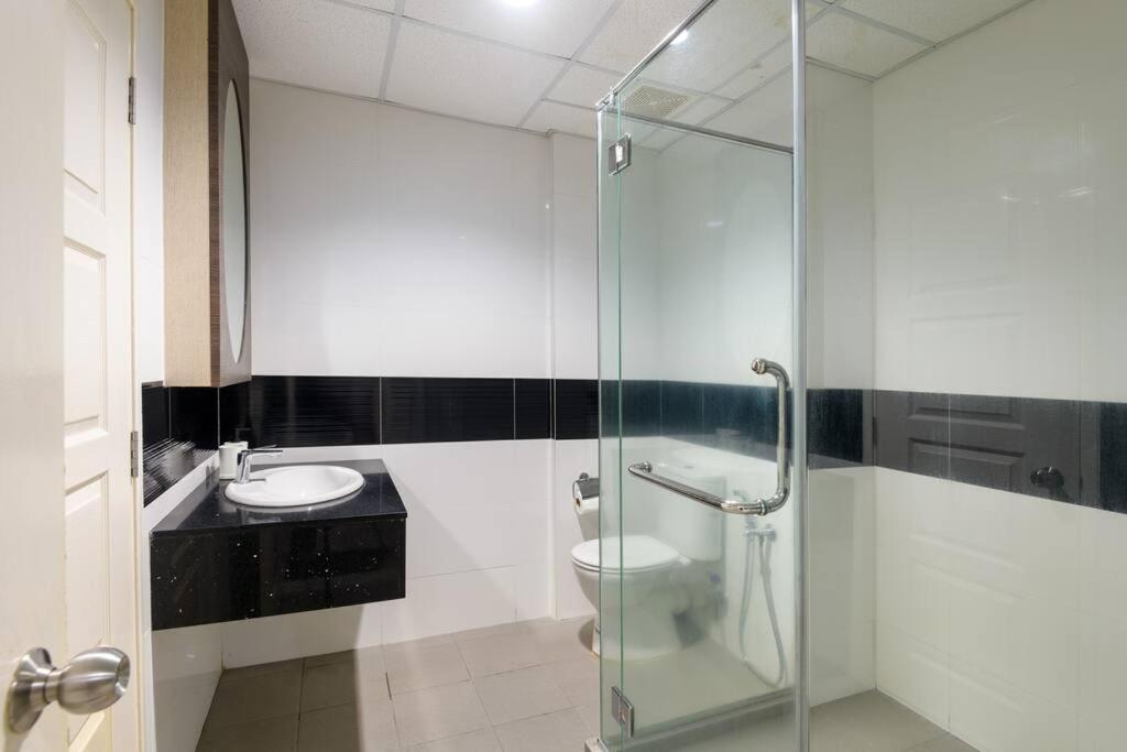 2r1b/seaview Tropical /1~8pax/gurney Mansion One Apartment *