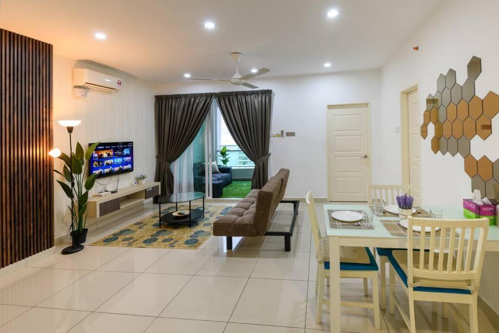 Apartment 2r1b/seaview Tropical /1~8pax/gurney Mansion One