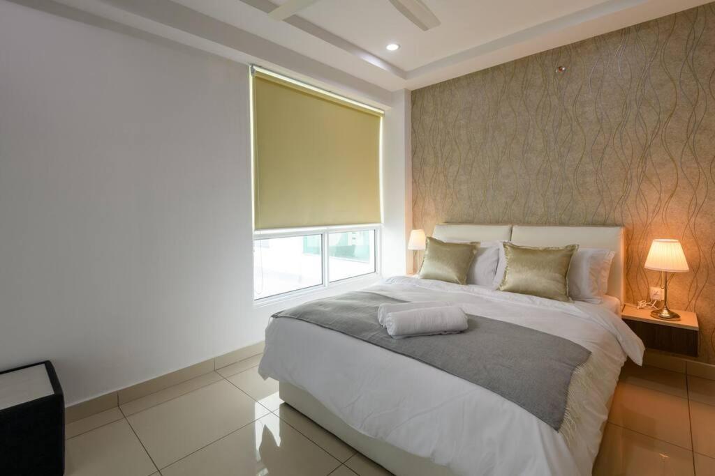 2r1b/seaview Tropical /1~8pax/gurney Mansion One Apartment George Town